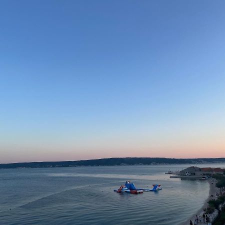 Stunning Beachfront Apartment With Roof Terrace Kastela Luaran gambar