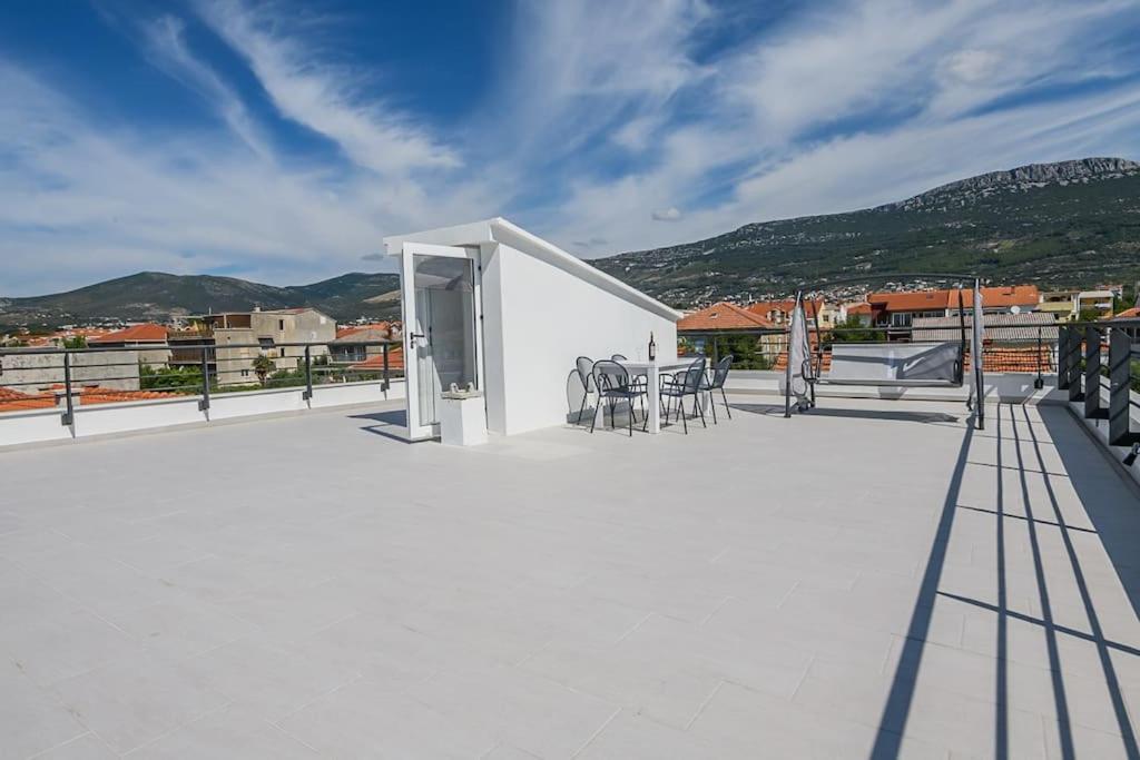 Stunning Beachfront Apartment With Roof Terrace Kastela Luaran gambar